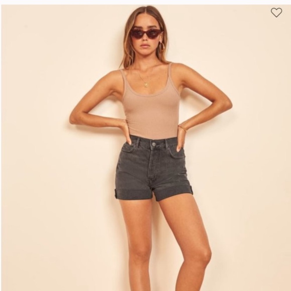 Reformation Max Mid Rise Relaxed Short size 25